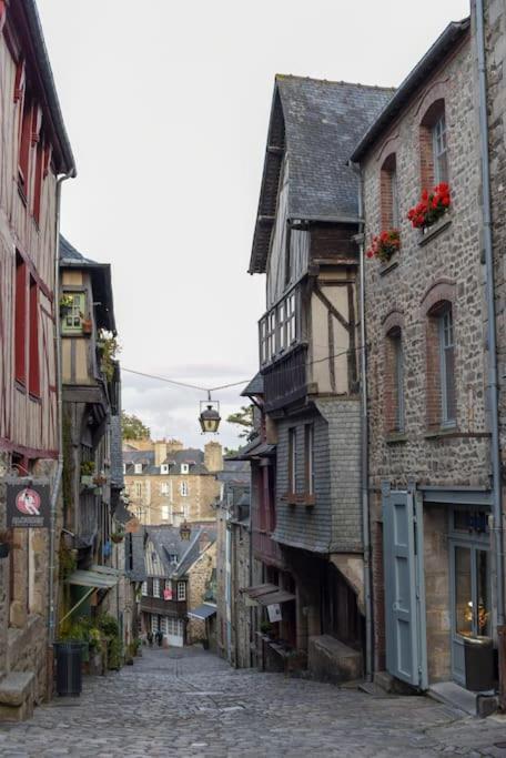 Les Remparts De Dinan . F3 Intramuros. Avec Wifi Zewnętrze zdjęcie