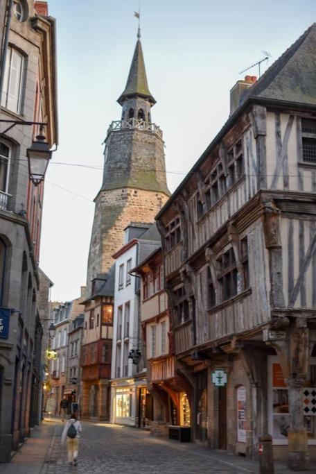Les Remparts De Dinan . F3 Intramuros. Avec Wifi Zewnętrze zdjęcie